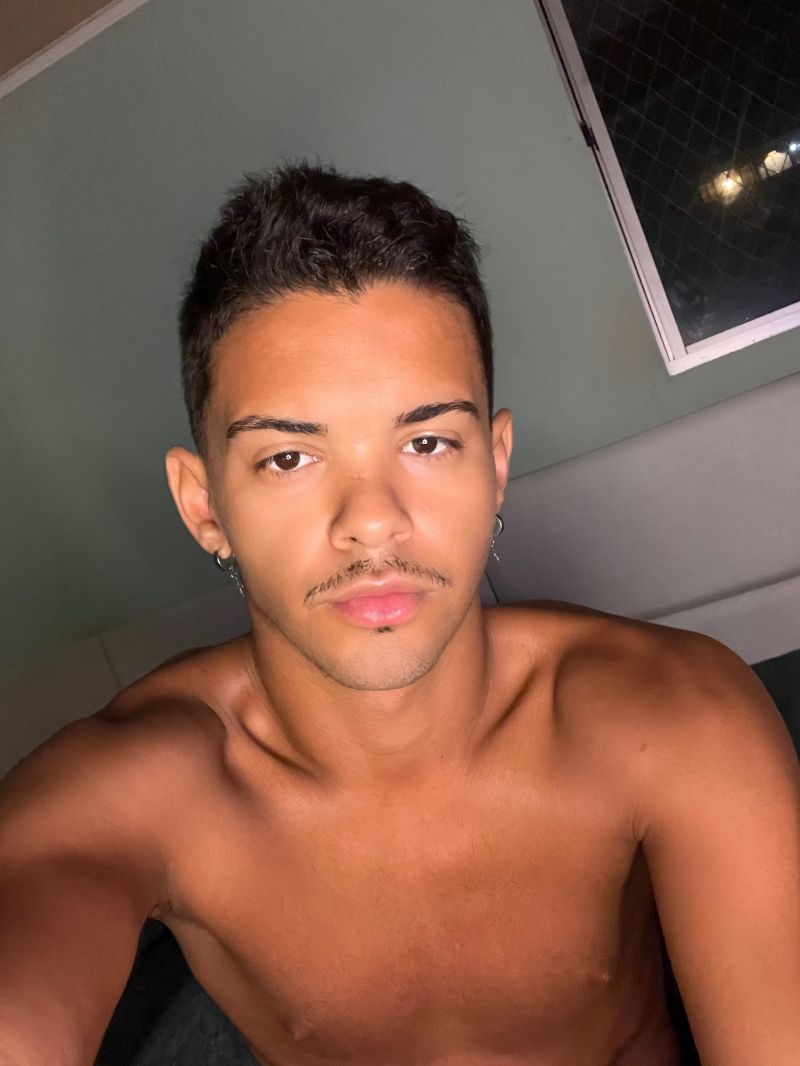 Nude frontal free